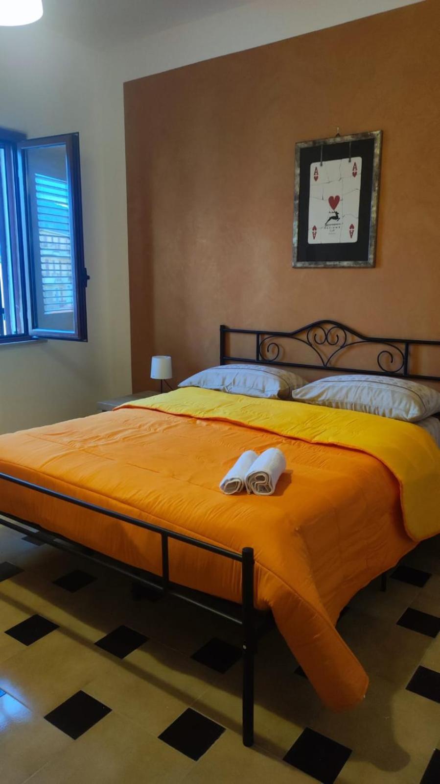 Casa Di Mitri Bed & Breakfast Carini Bagian luar foto