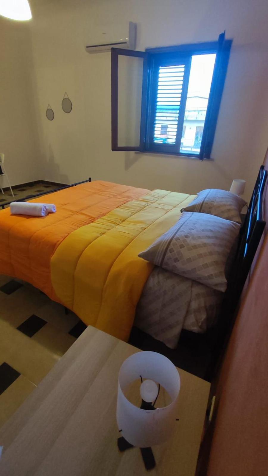 Casa Di Mitri Bed & Breakfast Carini Bagian luar foto